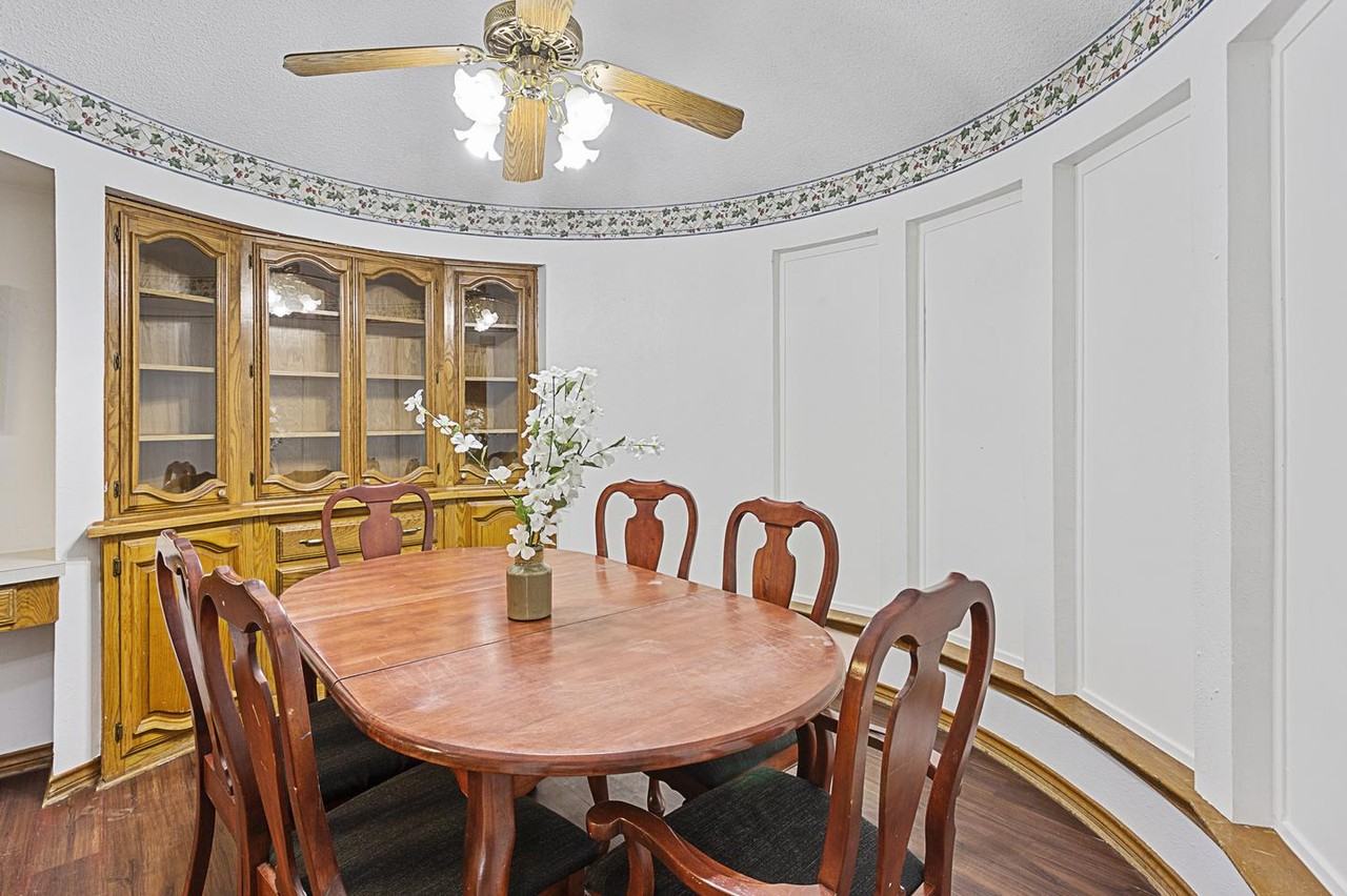 Beautiful DeSoto home offering peaceful surroundings and spacious living! - Photo 4 of 12