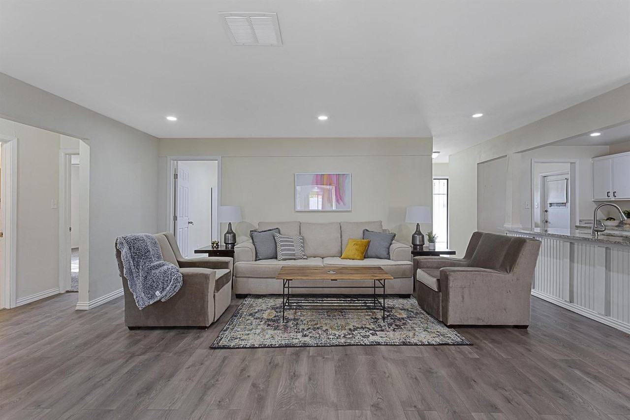 Spacious Fort Worth gem with modern upgrades - Photo 2 of 11