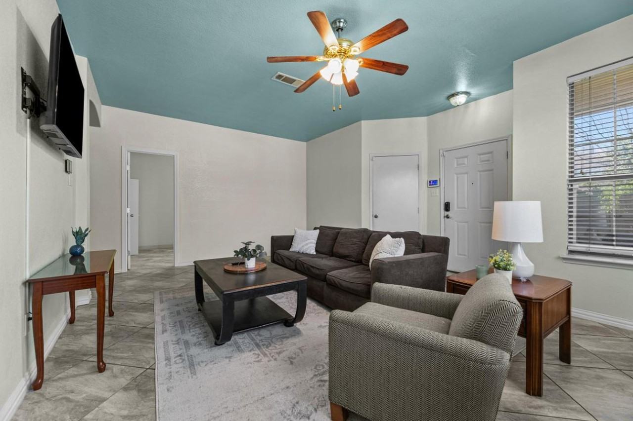8101 Southern Pine Way - Photo 5 of 19
