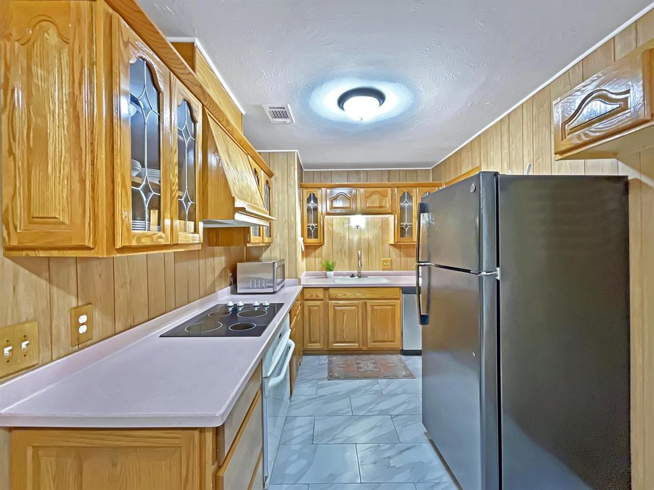 Charming home near Veterans Park - Photo 6 of 16