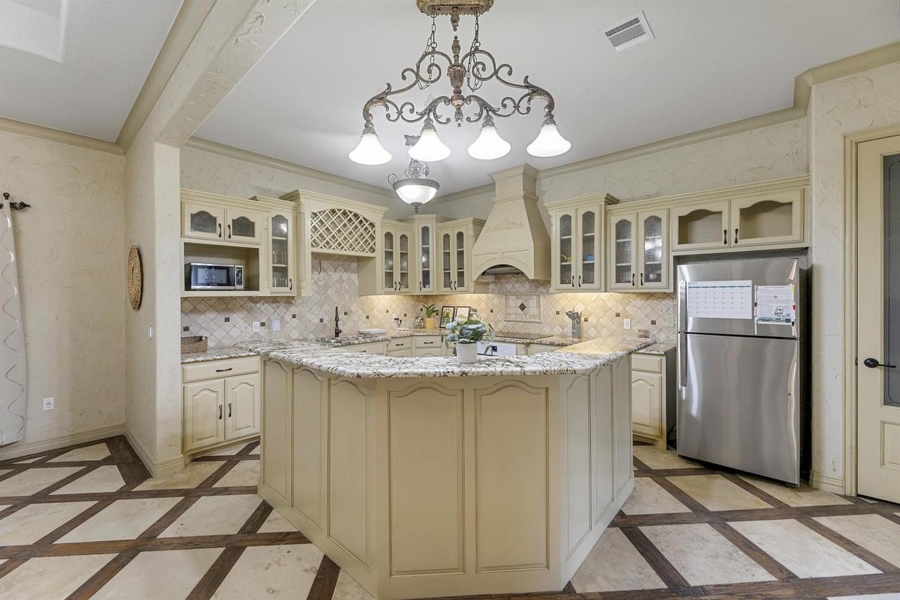 Fort Worth Treasure with a Large Corner Lot and Endless Possibilities - Photo 5 of 17