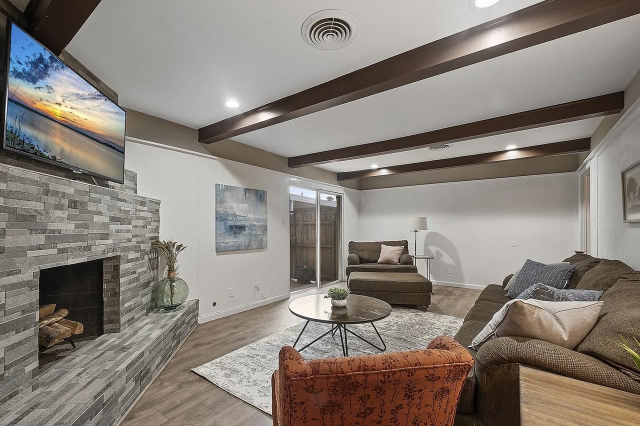 Refined Fort Worth residence close to Woodhaven Country Club - Photo 4 of 19