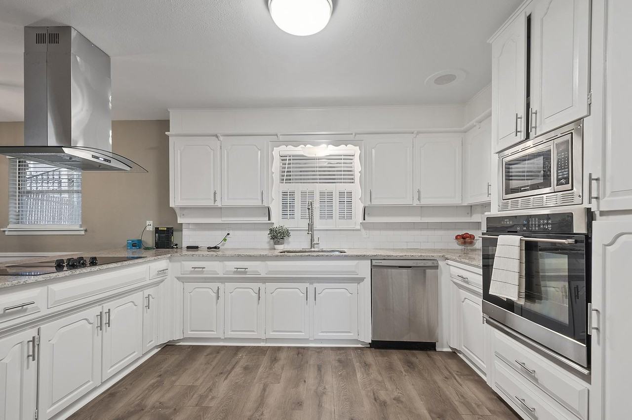 Refined Fort Worth residence close to Woodhaven Country Club - Photo 7 of 19