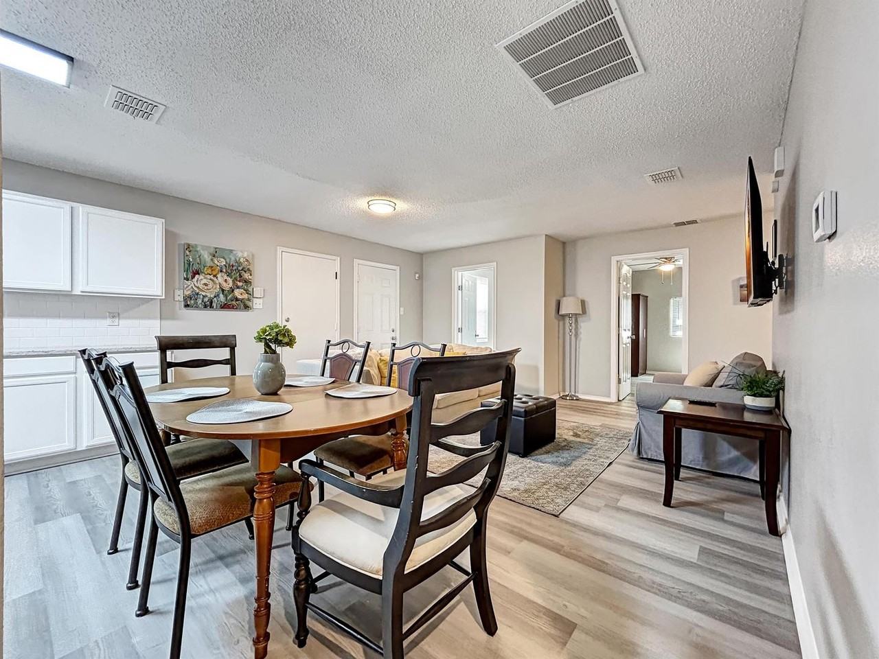 Lancaster Stunner with a Gorgeous Open Floor Plan and Elegant Finishes - Photo 7 of 20