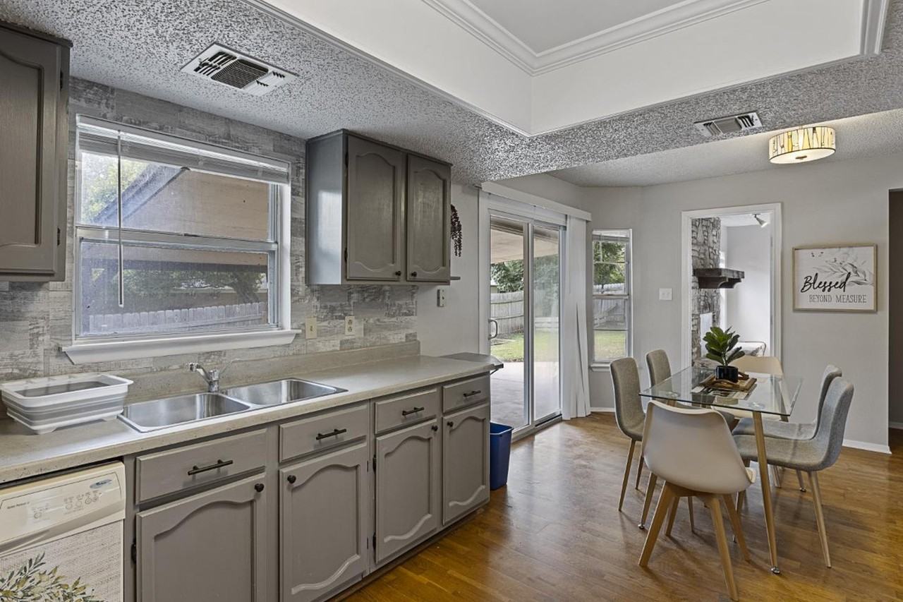 Charming San Antonio gem with spacious backyard & modern upgrades! - Photo 7 of 22