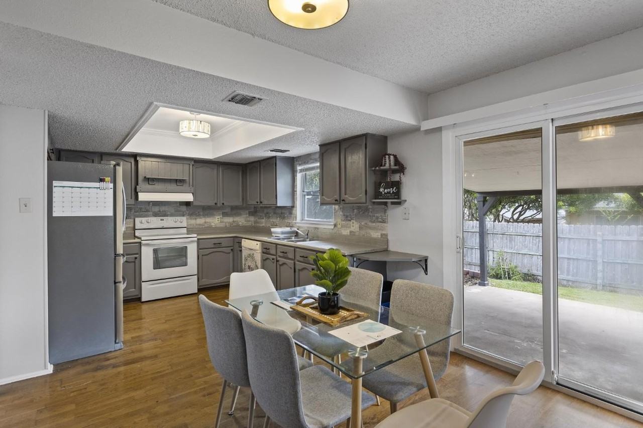 Charming San Antonio gem with spacious backyard & modern upgrades! - Photo 5 of 22