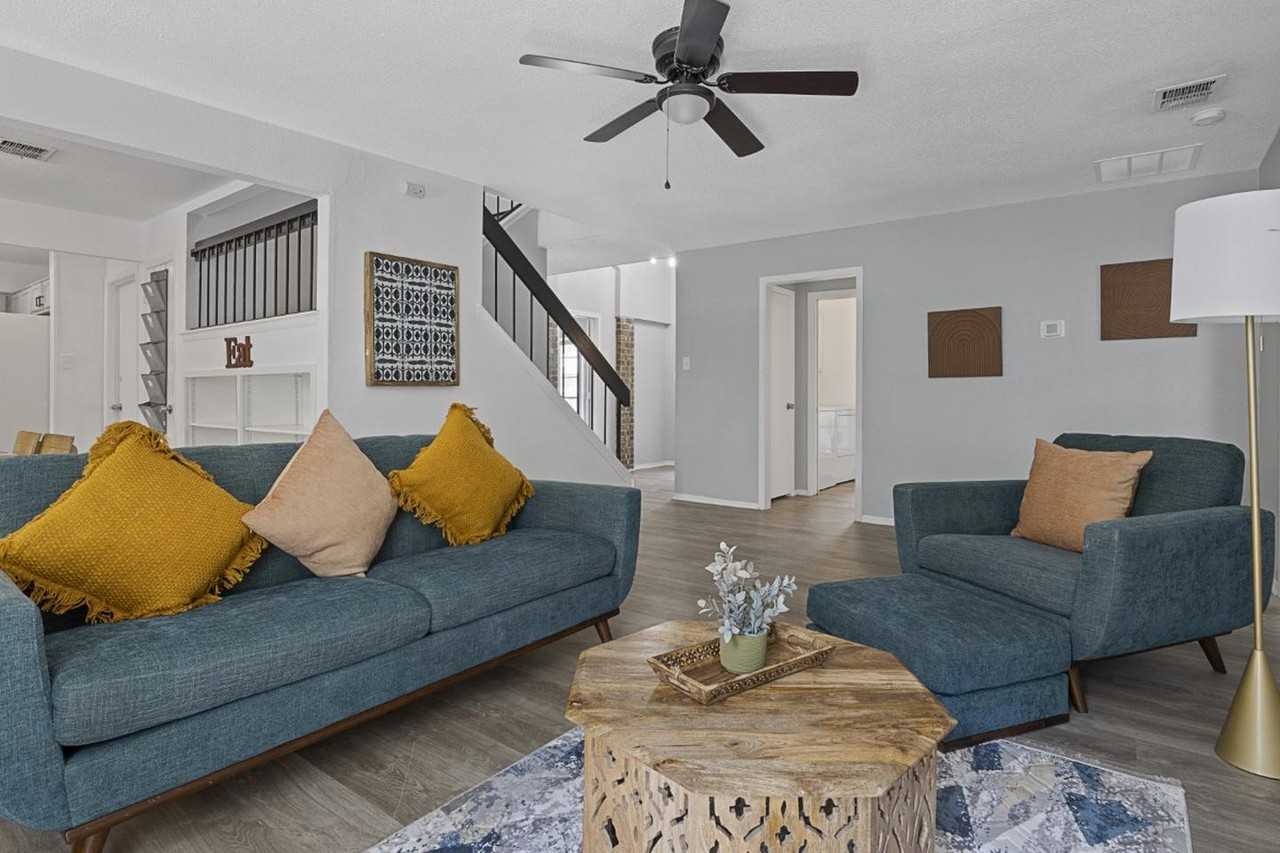 Stylish San Antonio Gem with Modern Updates and Curb Appeal - Photo 2 of 21