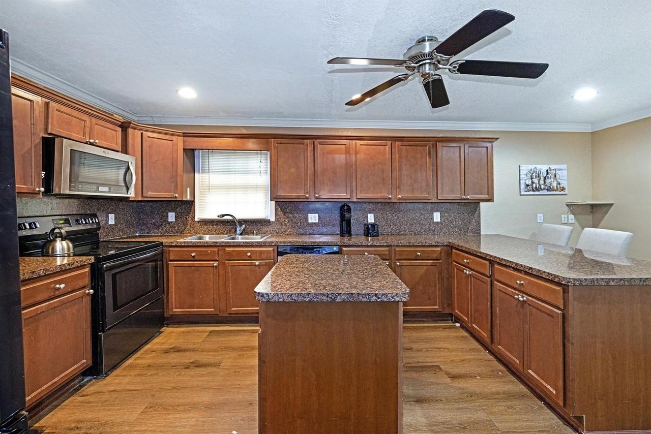 Tranquil and stylish living in Lilburn – a perfect place to unwind! - Photo 6 of 22