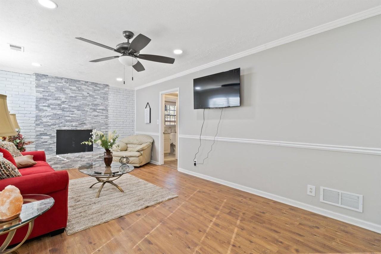 693 Tahoe Cir - Photo 7 of 35