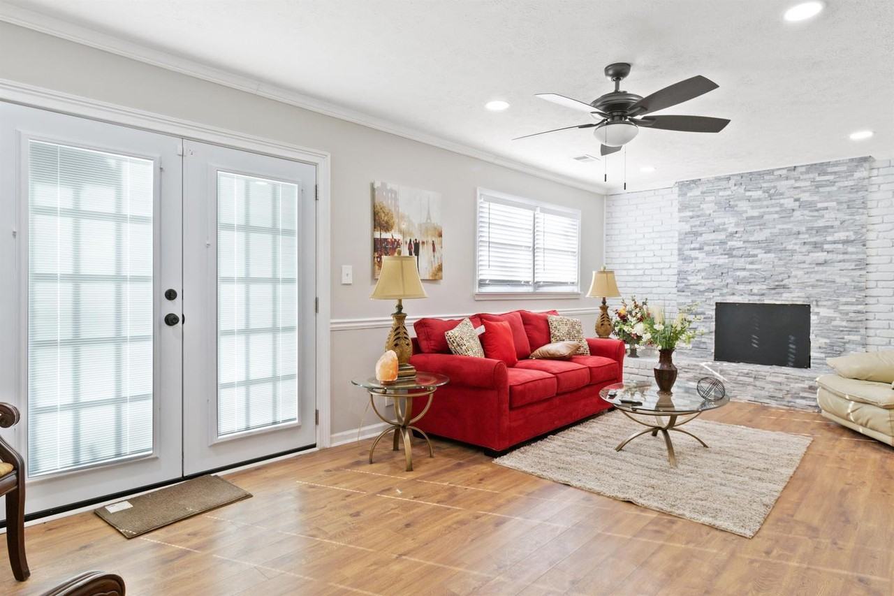 693 Tahoe Cir - Photo 4 of 35