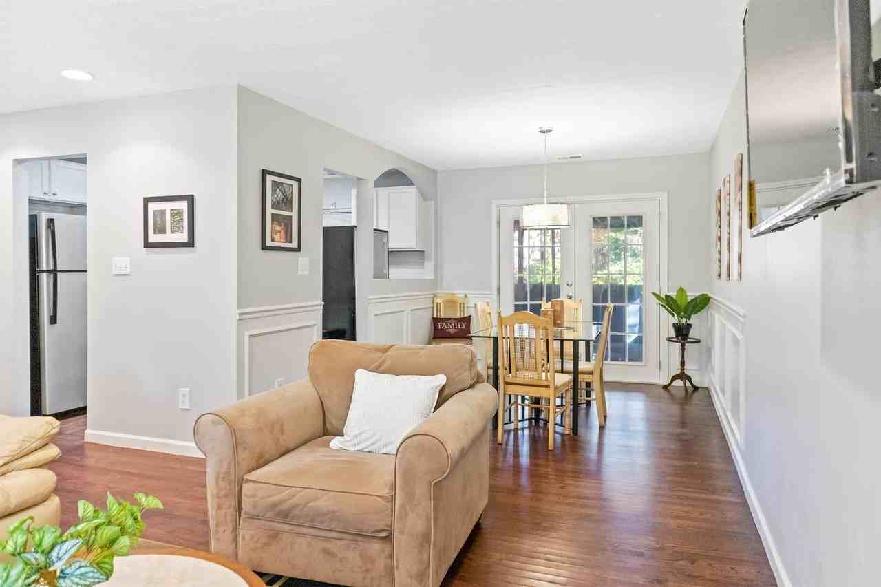 Charming Stone Mountain home with comfort and convenience - Photo 6 of 18