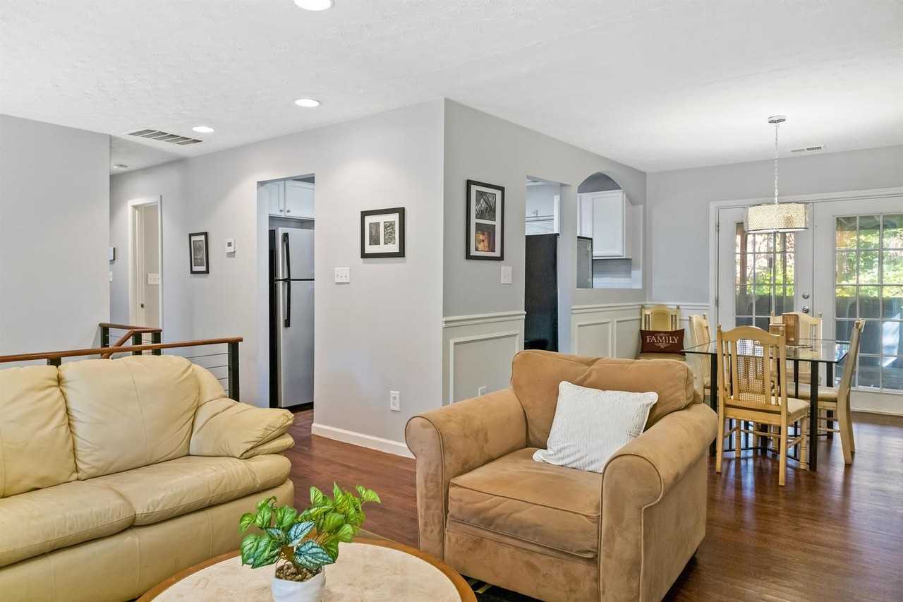 Charming Stone Mountain home with comfort and convenience - Photo 5 of 18