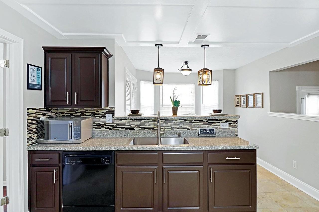 Charming Riverdale Home – Great Space & Location! - Photo 6 of 16