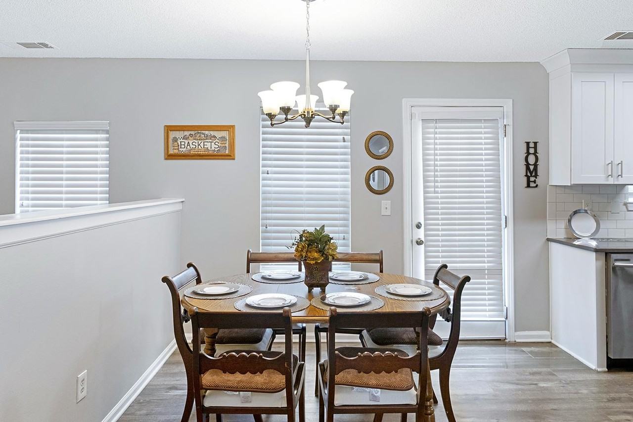 Striking Lithonia home with a bold design and a private courtyard - Photo 6 of 16