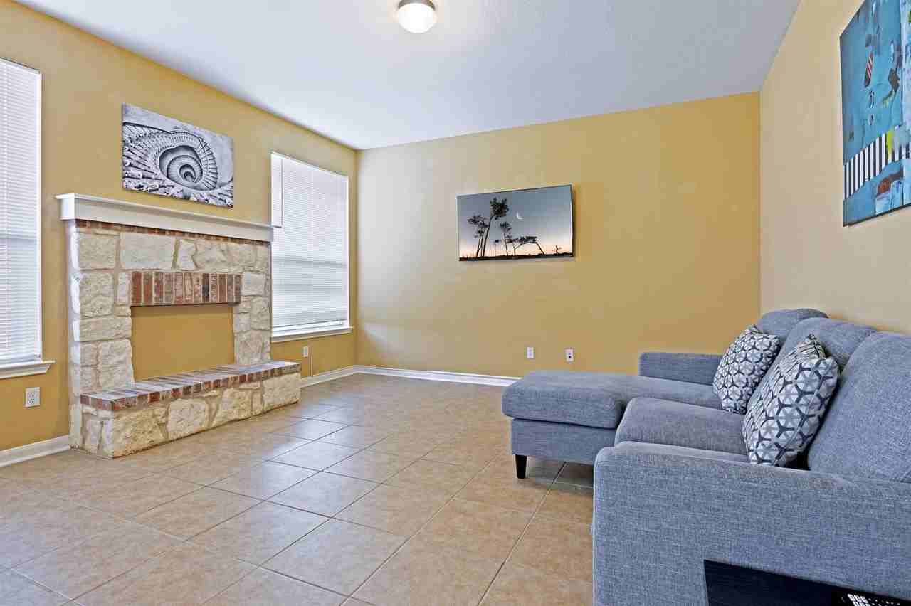 Bright and Spacious Manor Home in a Great Location - Photo 2 of 9