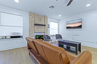 Sleek Austin retreat with designer finishes and a sunlit backyard - Photo 1 of 1