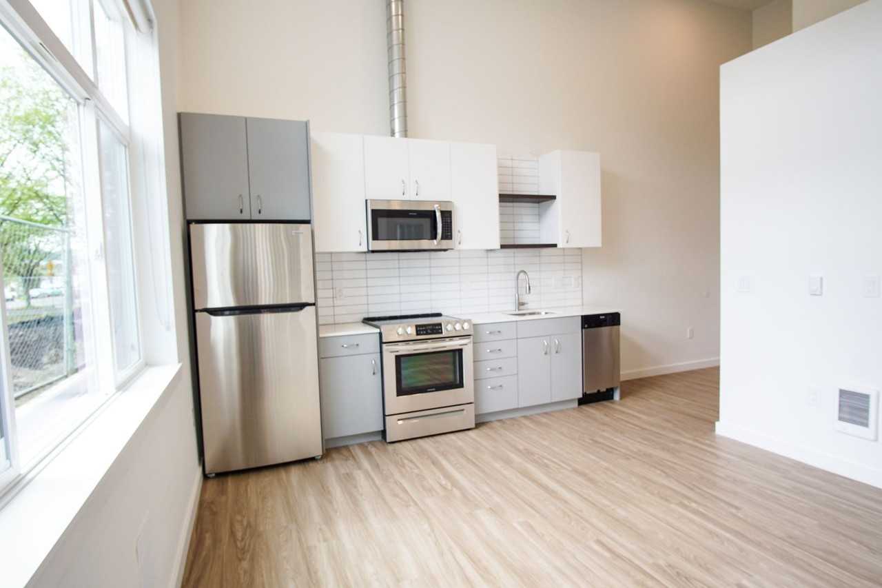 2320 N Vancouver Ave #103 - Photo 6 of 16