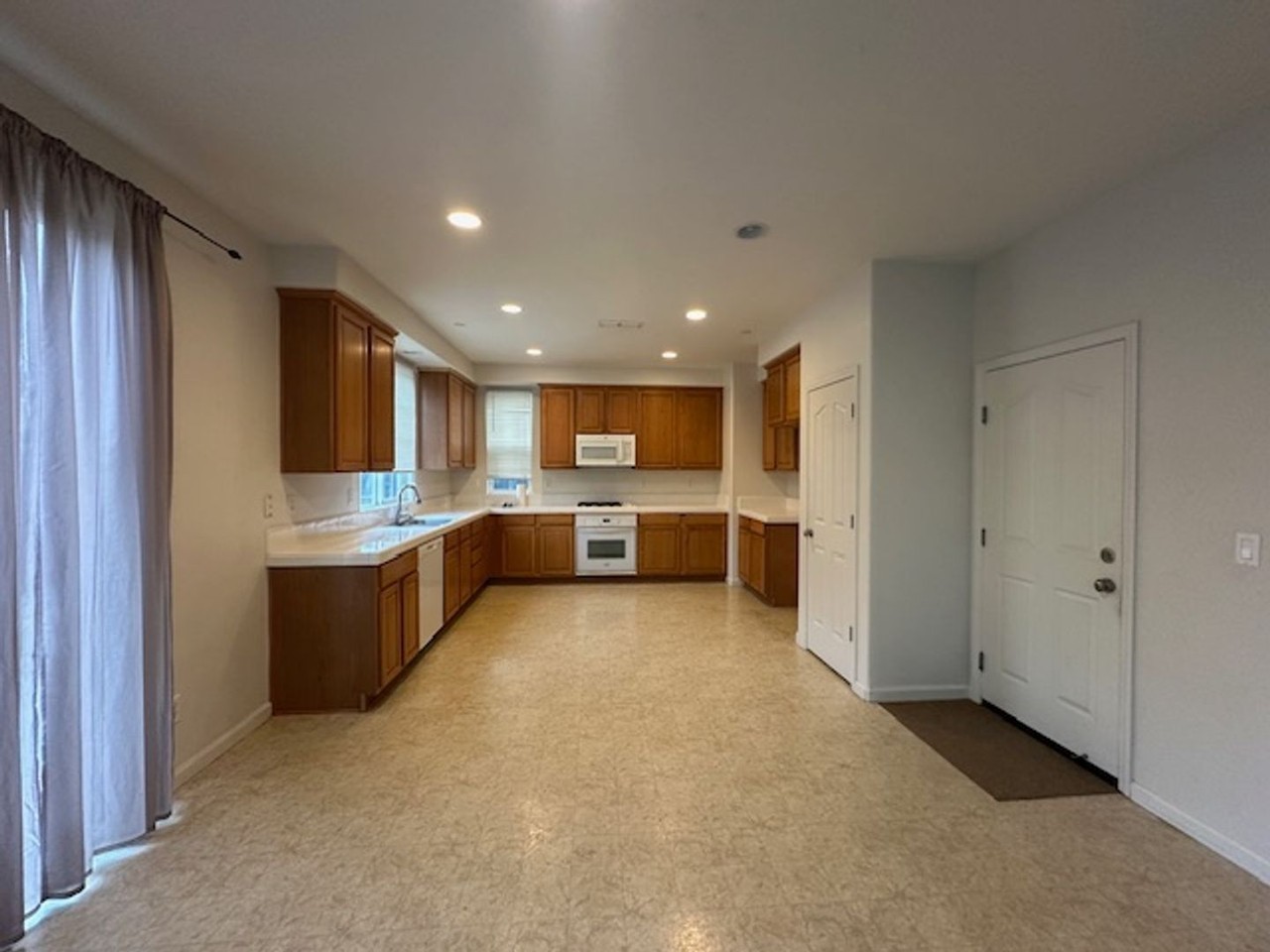 2780 Garrett Pl - Photo 6 of 27