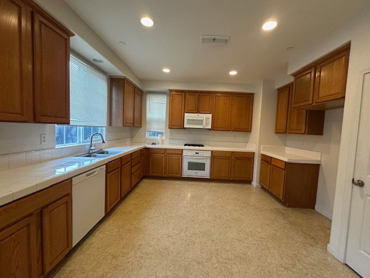 2780 Garrett Pl - Photo 7 of 27