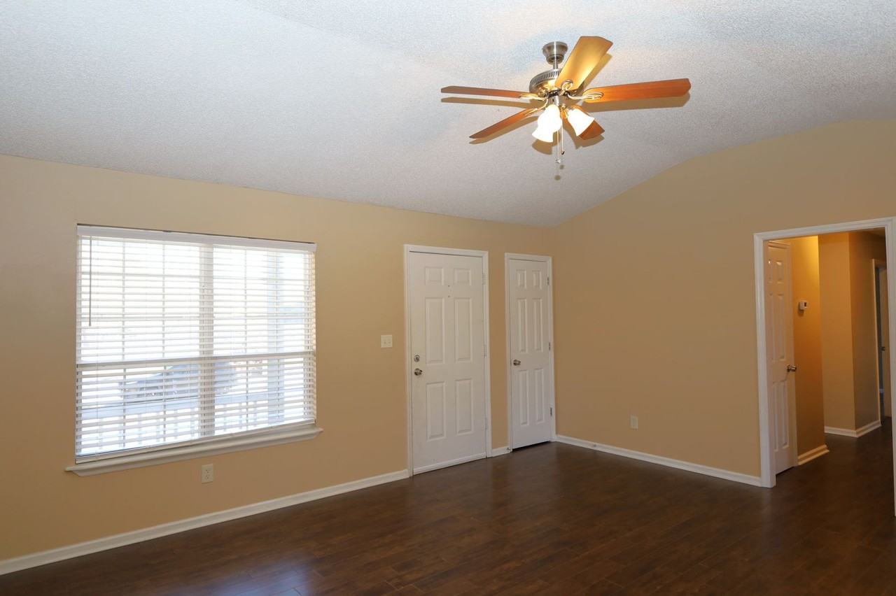 3911 Nicole Ln - Photo 2 of 12