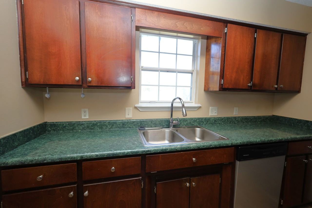 3911 Nicole Ln - Photo 4 of 12