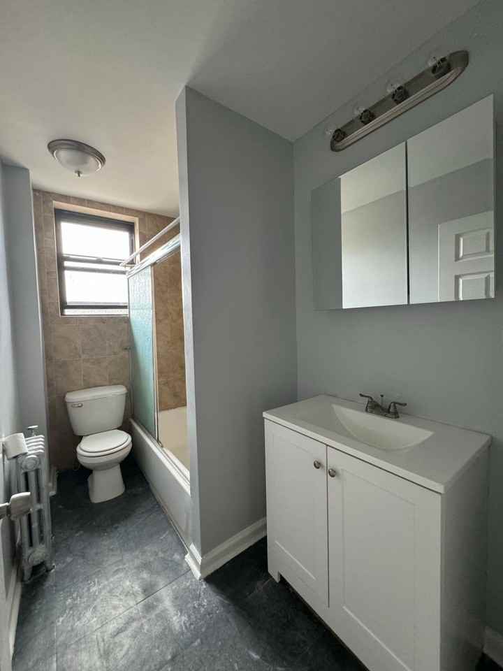 OM Bergenfield Apartments - Photo 4 of 11