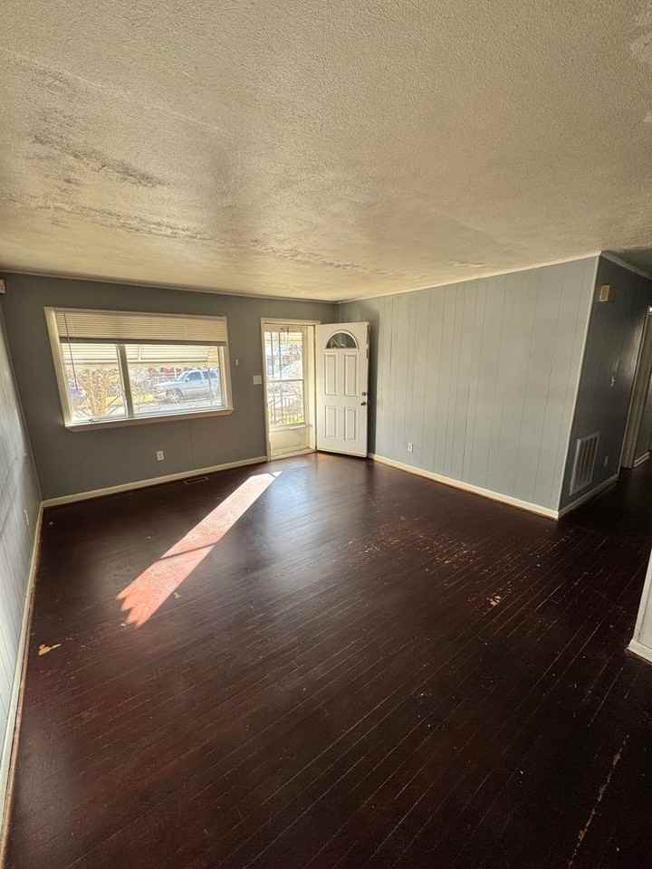 1220 N 37th St - Photo 3 of 21