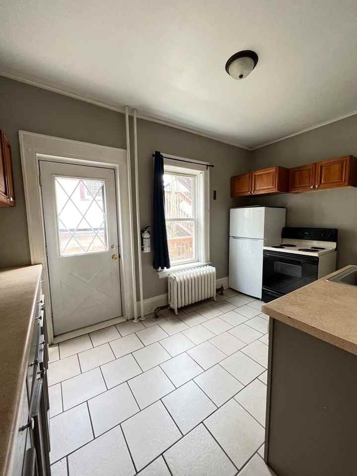 1730 E 5th St - Photo 6 of 16