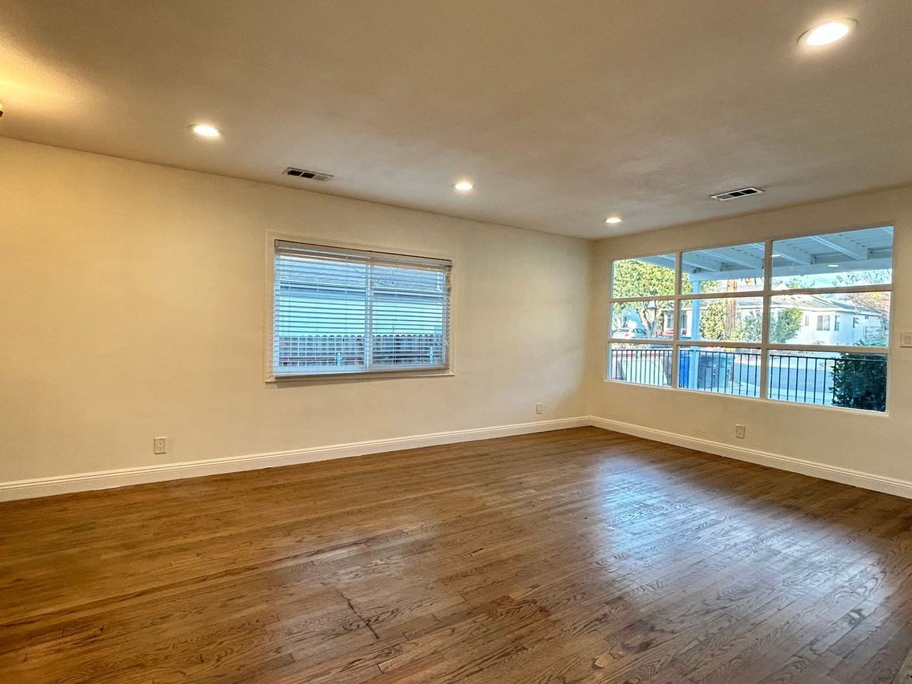 348 Laun St - Photo 3 of 10
