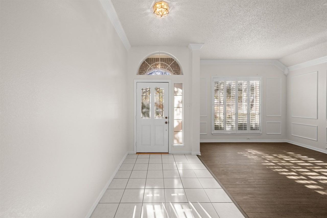 3609 Stone Creek Ln S - Photo 3 of 27