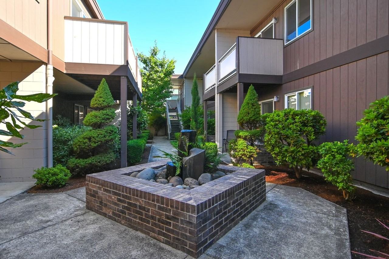 Royal Terrace - Photo 4 of 24