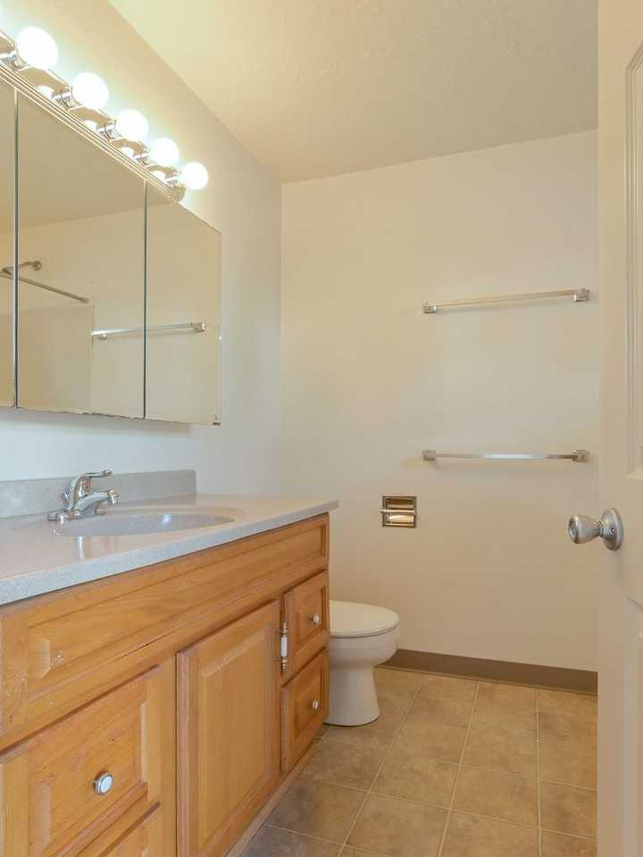 Royal Terrace - Photo 6 of 41