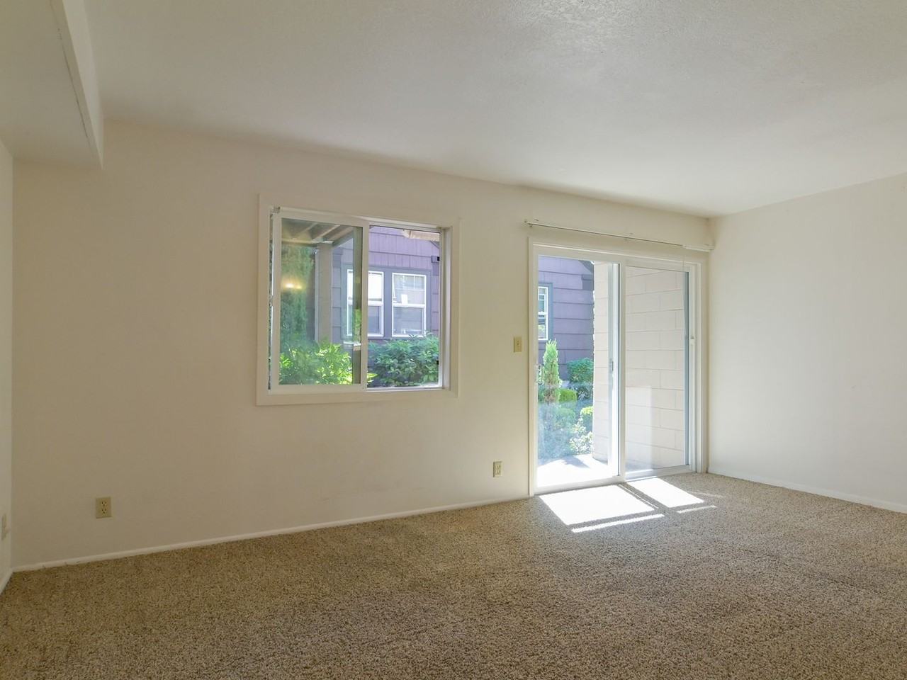 Royal Terrace - Photo 7 of 24