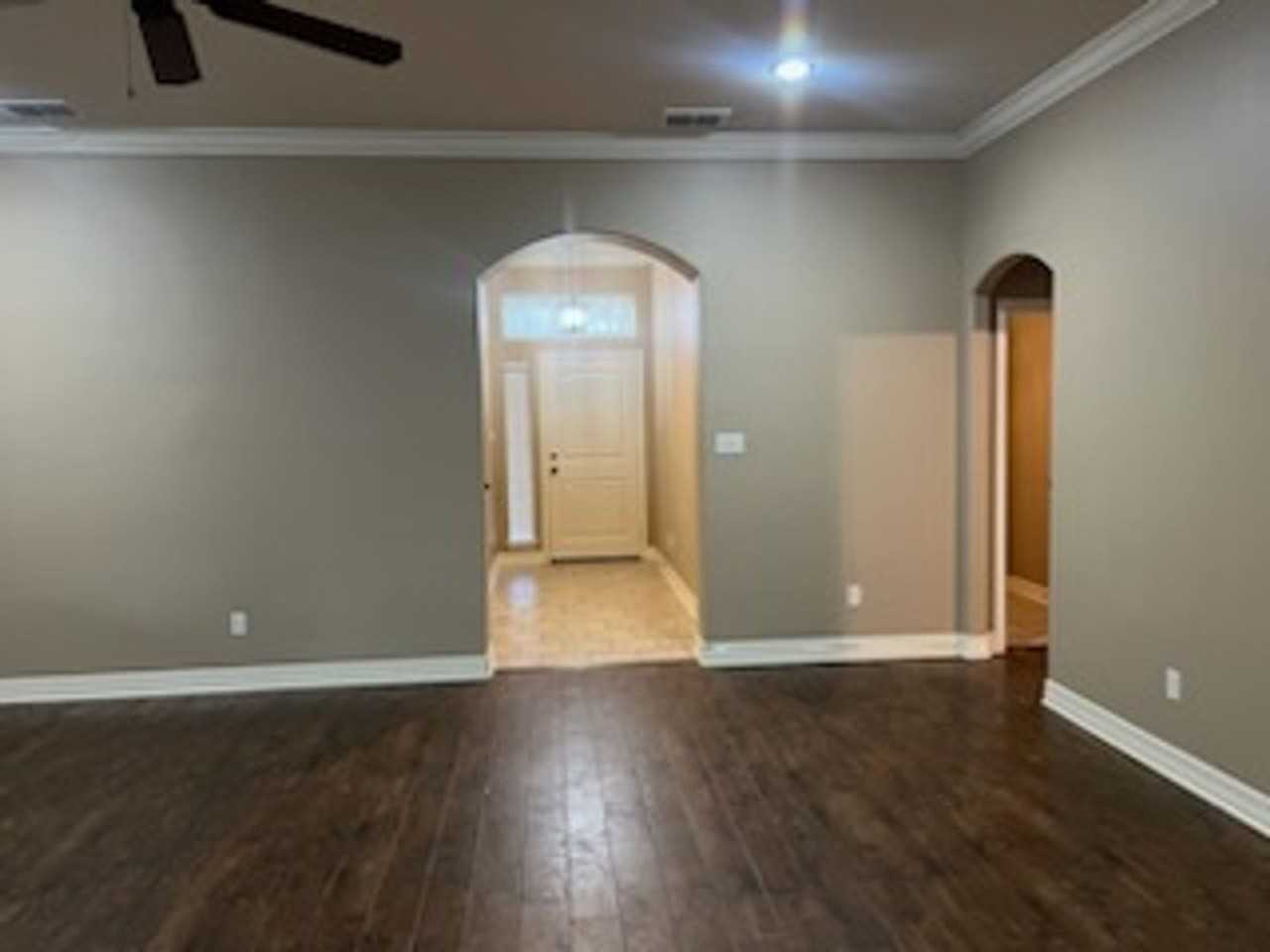 437 Maggie Cir - Photo 4 of 19