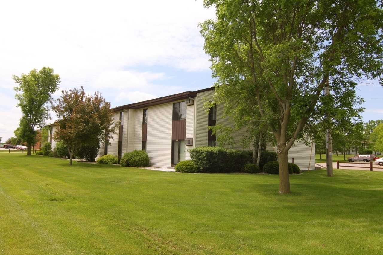 Manchester Court - Photo 2 of 6