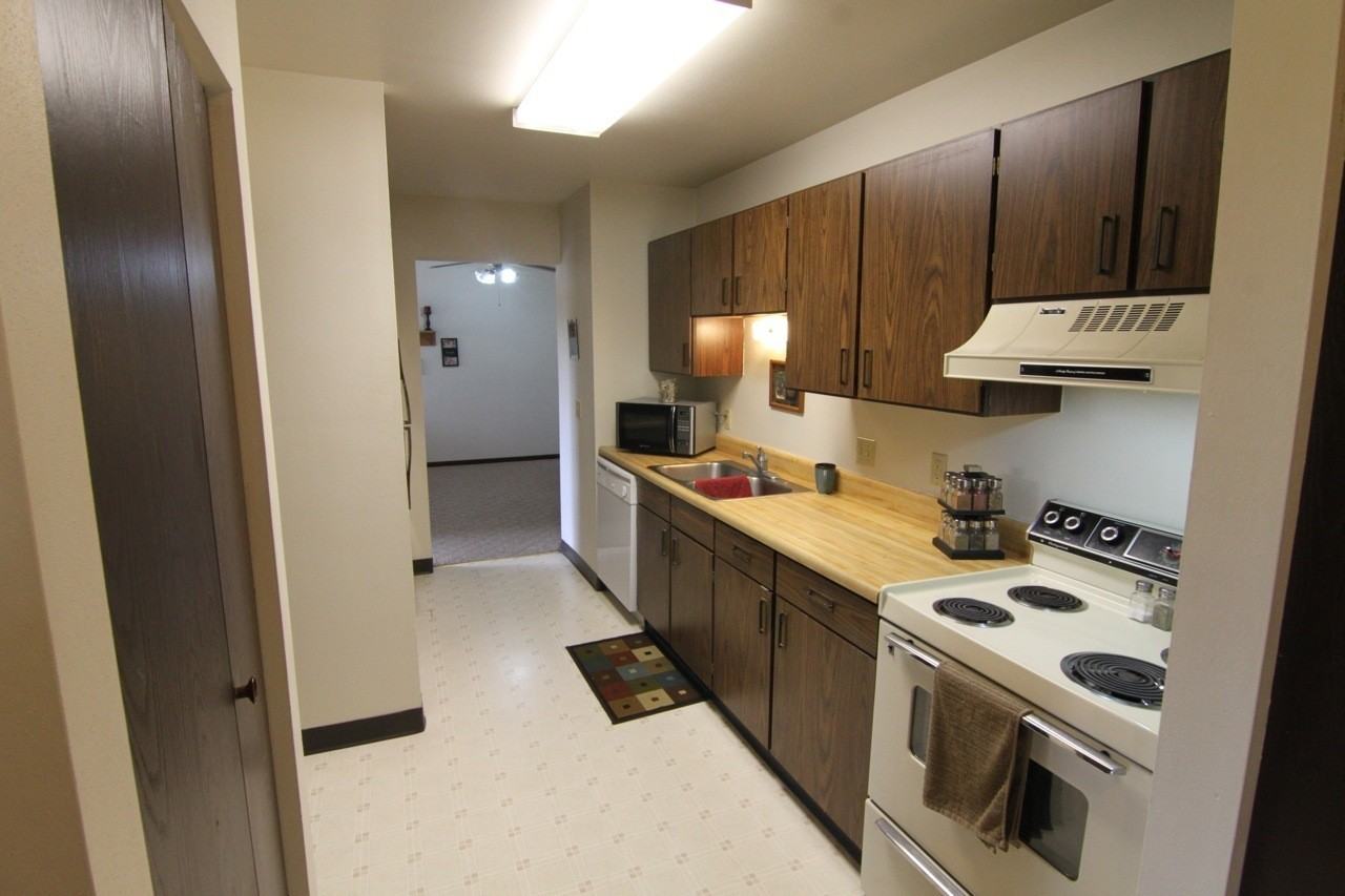 Manchester Court - Photo 5 of 6