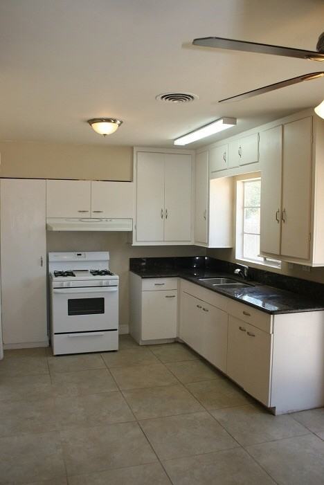 2108 Faye Ln - Photo 3 of 9