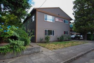 3725 Se Rhine St #B9 - Photo 1 of 1