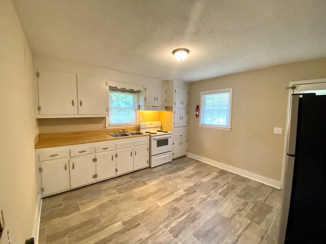 106 Cantrell Dr - Photo 6 of 22