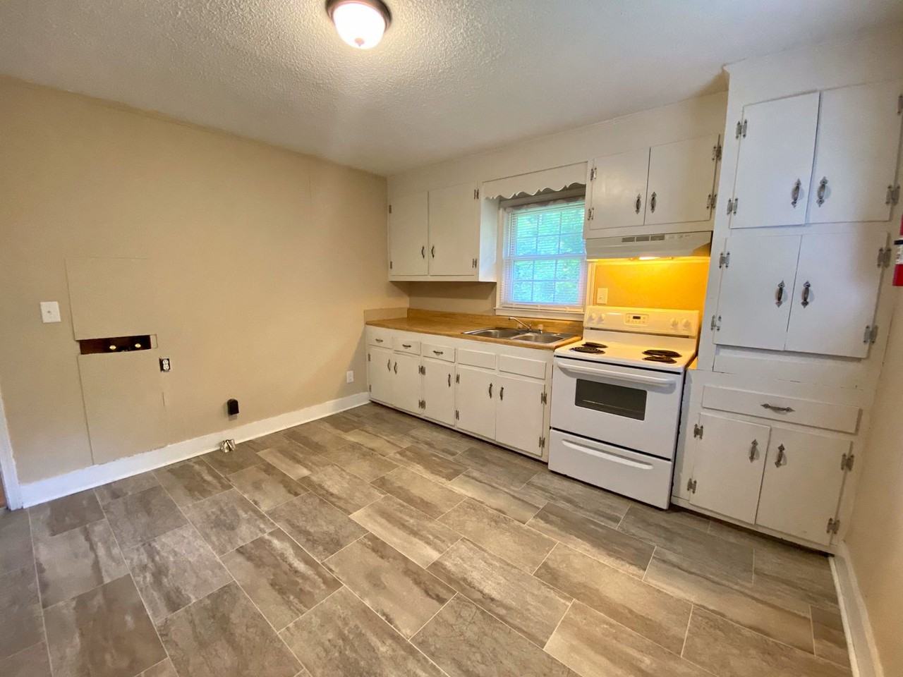 106 Cantrell Dr - Photo 7 of 22