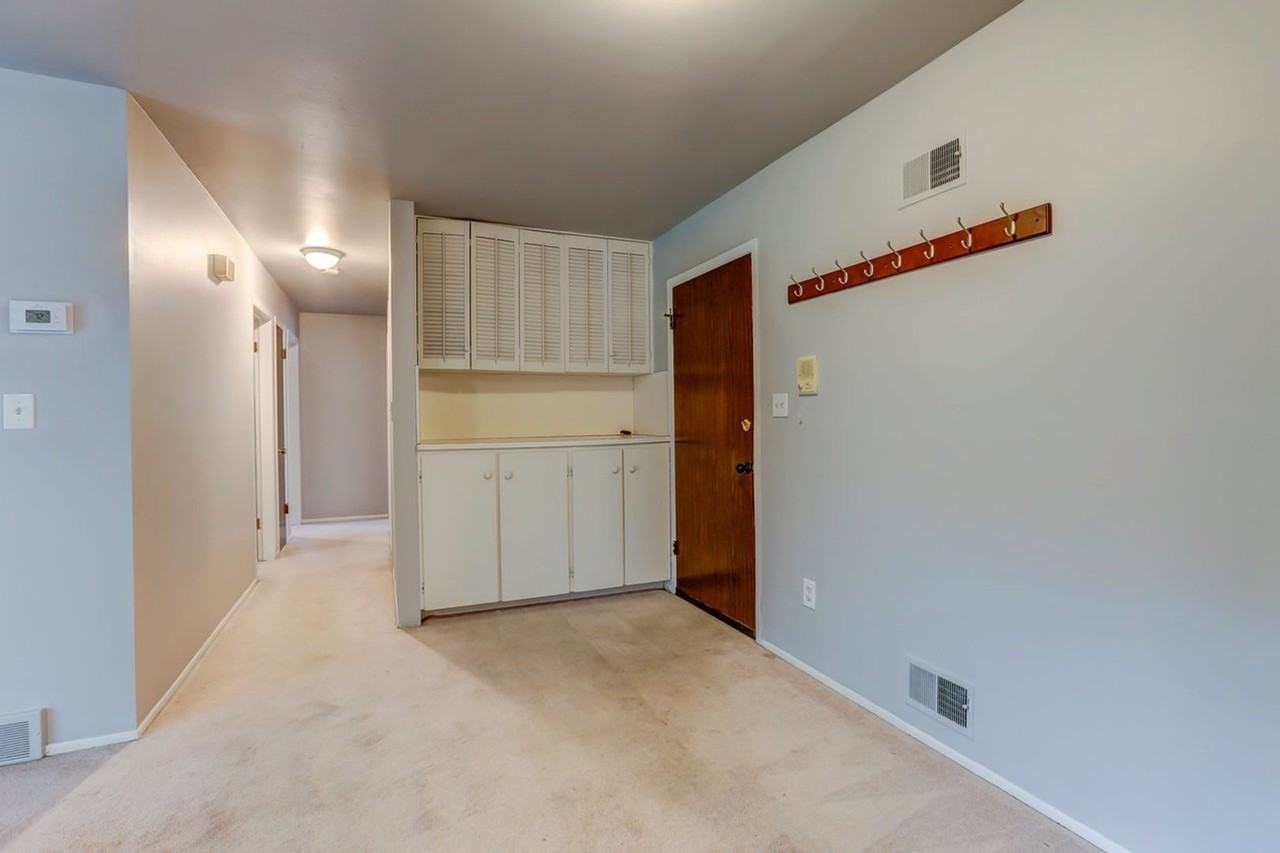 211 Woodsboro Dr Lowr - Photo 4 of 25