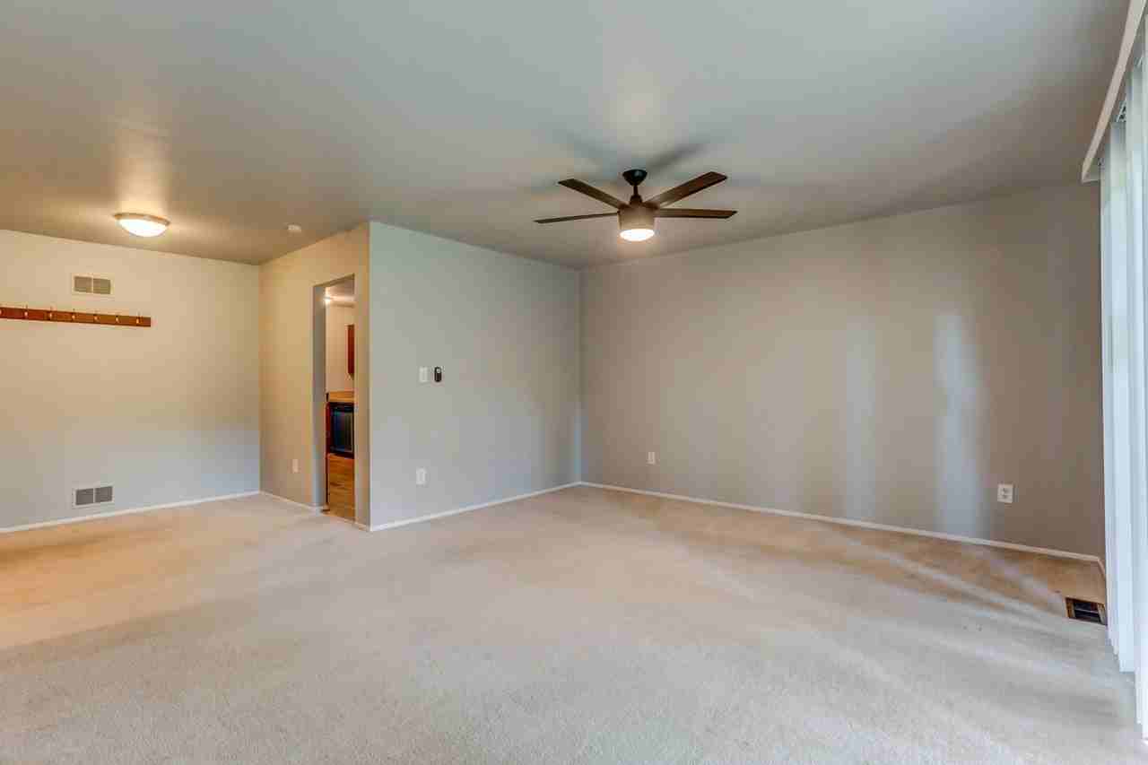 211 Woodsboro Dr Lowr - Photo 6 of 25