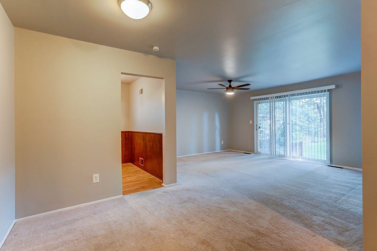 211 Woodsboro Dr Lowr - Photo 3 of 25