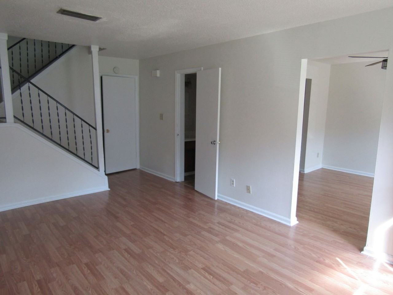 740 Elaine St - Photo 5 of 21