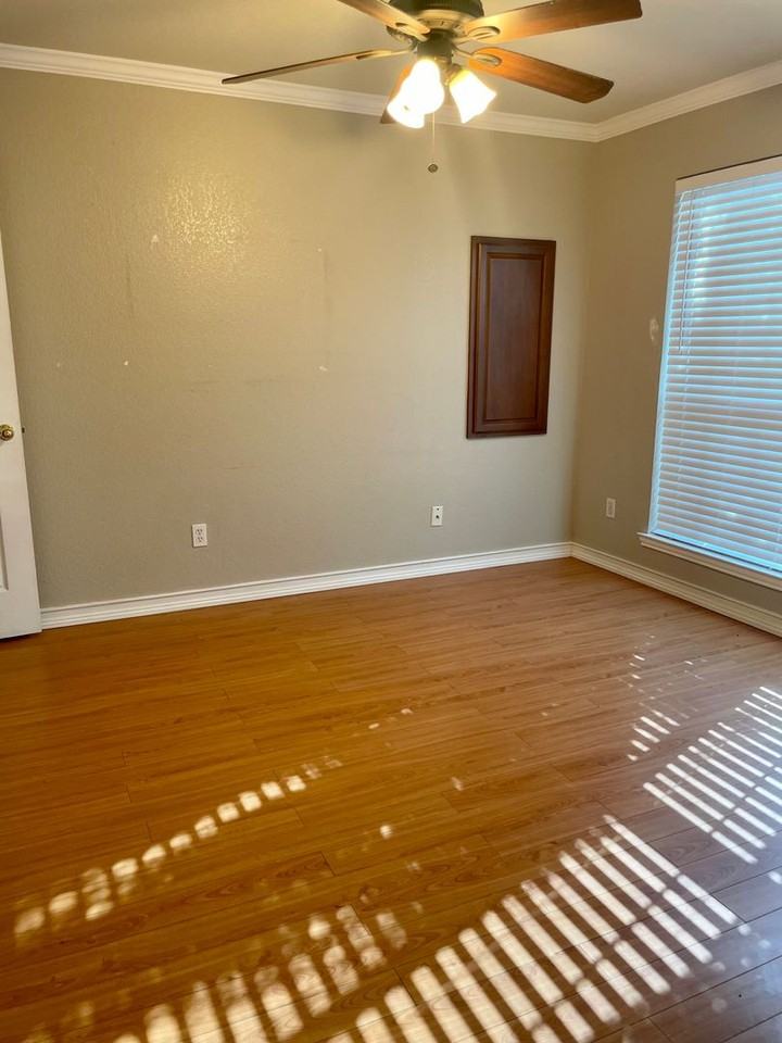 5640 Giddyup Ln - Photo 2 of 15