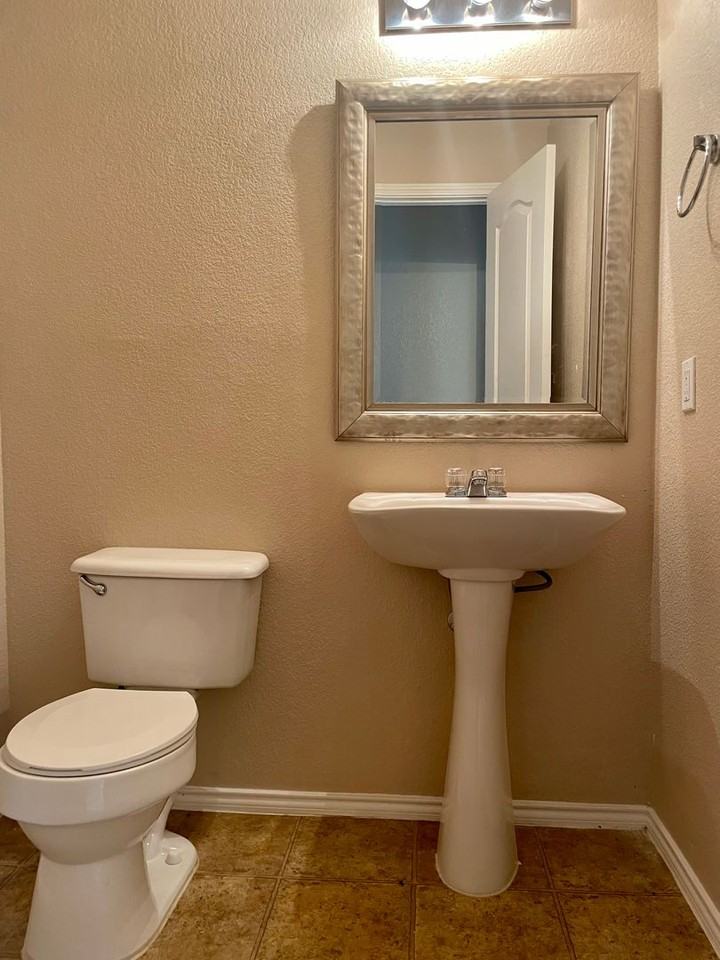 5640 Giddyup Ln - Photo 3 of 15