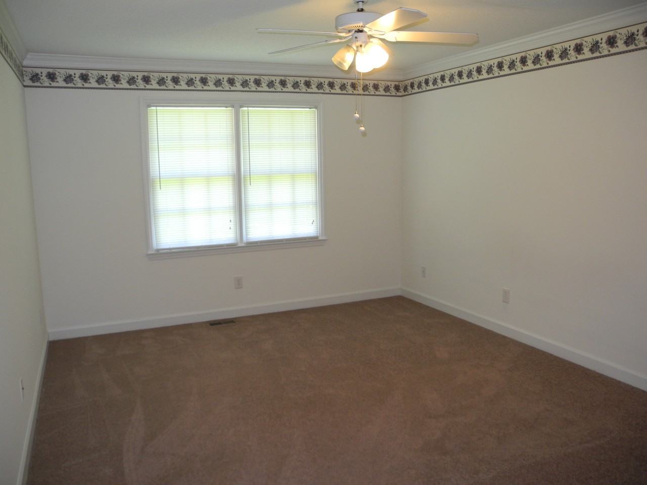 2019 S Mebane St Apt B - Photo 5 of 8