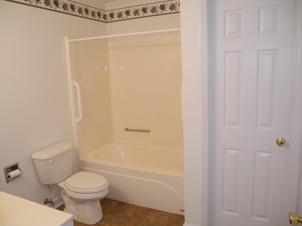 2019 S Mebane St Apt B - Photo 6 of 8