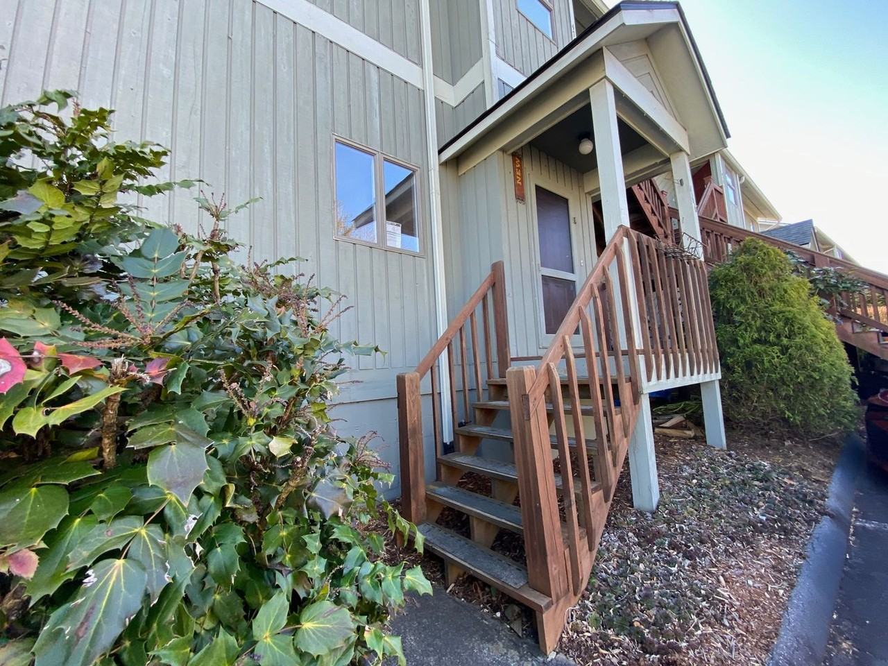 466 Windswept Dr - Photo 4 of 50