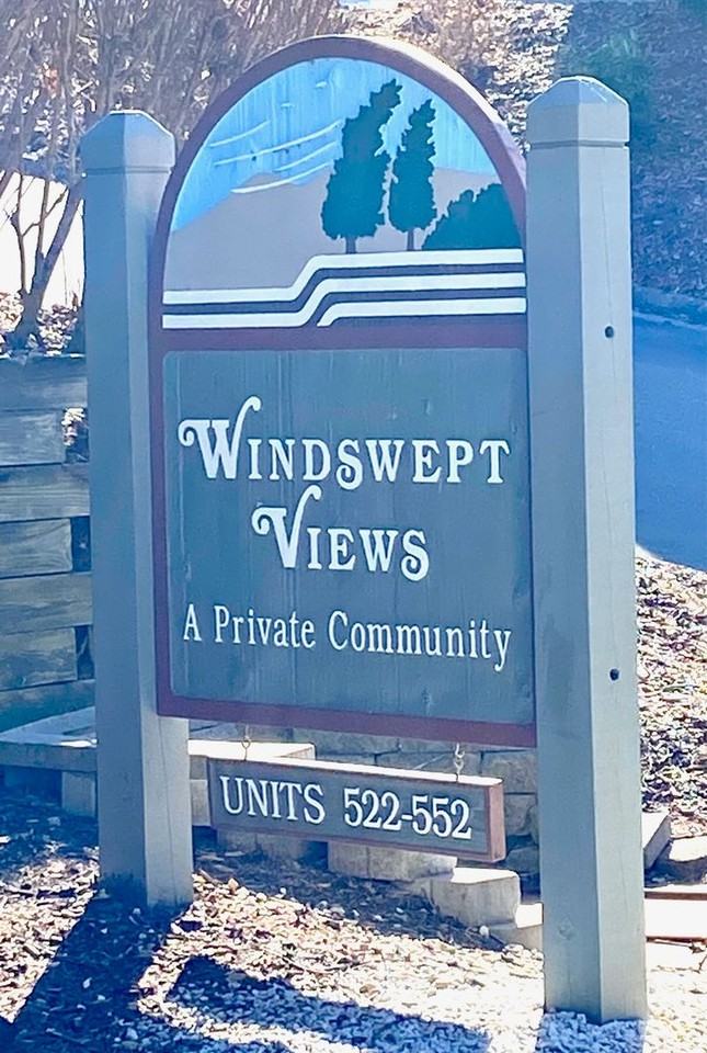 466 Windswept Dr - Photo 5 of 50